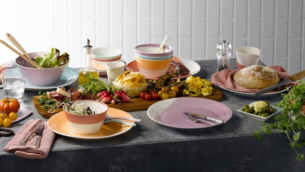 Your chance to win a Royal Doulton 1815 16-Piece Dinner Set